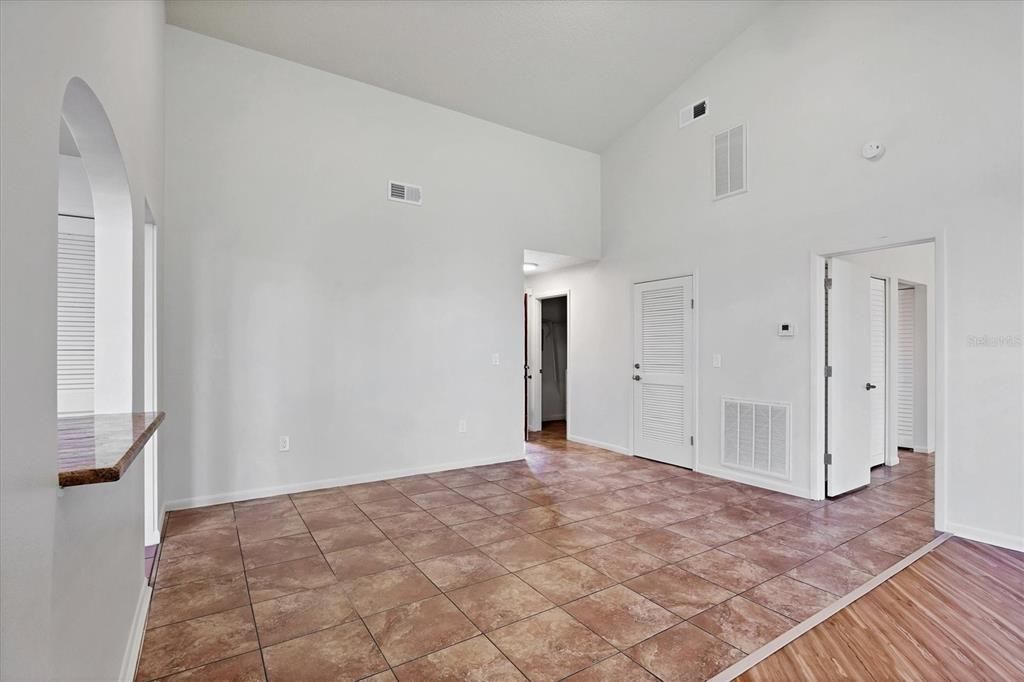 For Sale: $267,000 (2 beds, 2 baths, 1263 Square Feet)