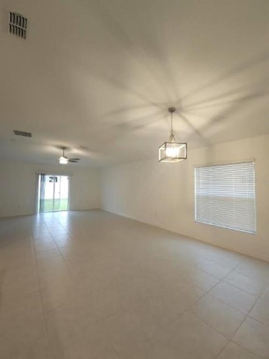 For Rent: $2,295 (4 beds, 2 baths, 1850 Square Feet)