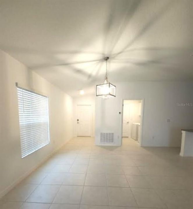 For Rent: $2,295 (4 beds, 2 baths, 1850 Square Feet)