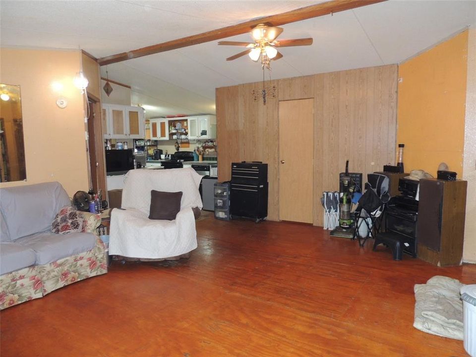 For Sale: $98,500 (3 beds, 2 baths, 1296 Square Feet)