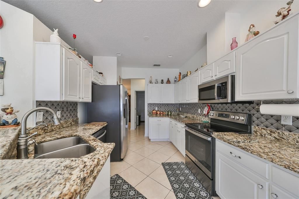 For Sale: $464,900 (3 beds, 2 baths, 1872 Square Feet)