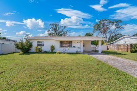 Active With Contract: $284,900 (2 beds, 1 baths, 816 Square Feet)