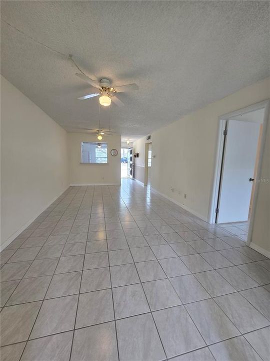 For Sale: $142,000 (2 beds, 2 baths, 865 Square Feet)