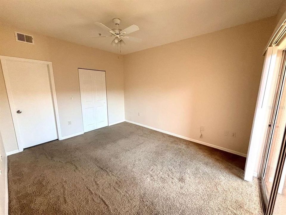 For Sale: $164,900 (1 beds, 1 baths, 840 Square Feet)