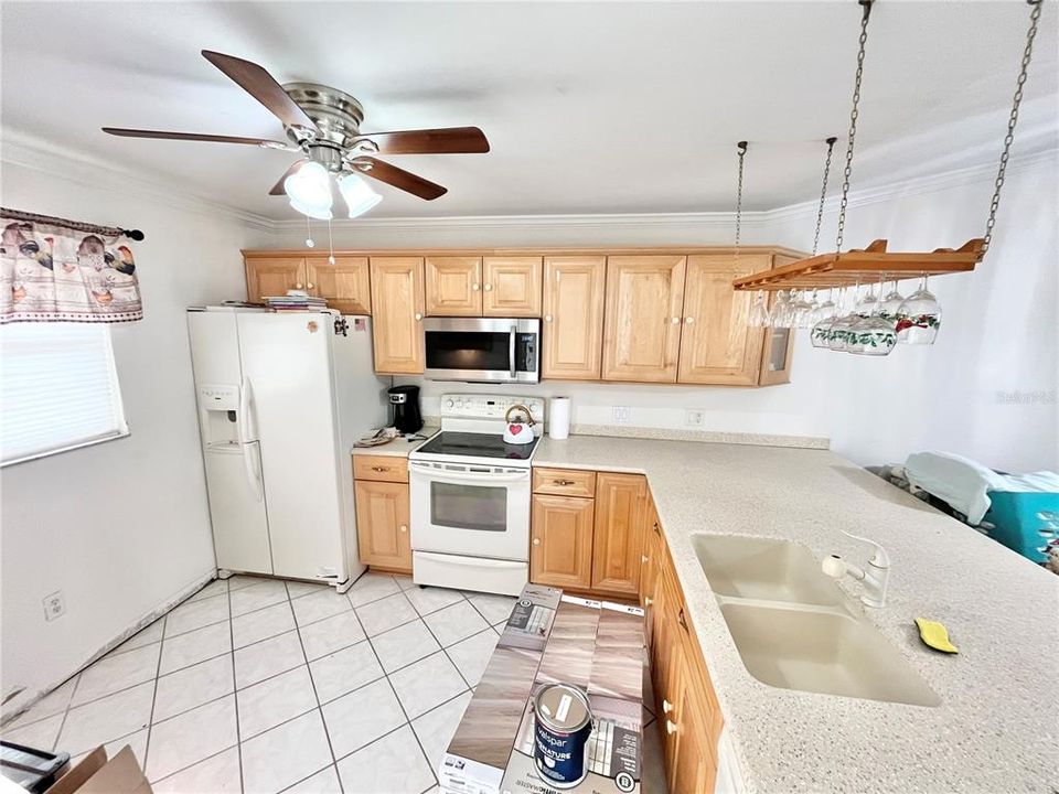 Active With Contract: $119,900 (2 beds, 2 baths, 1153 Square Feet)