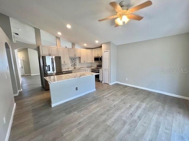 For Rent: $2,300 (3 beds, 2 baths, 1519 Square Feet)