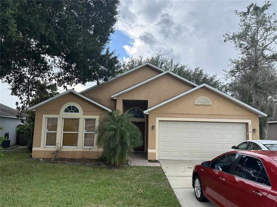 For Rent: $2,099 (4 beds, 2 baths, 1833 Square Feet)