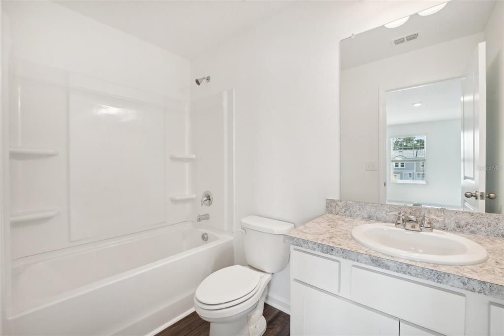 For Sale: $293,990 (2 beds, 2 baths, 1387 Square Feet)