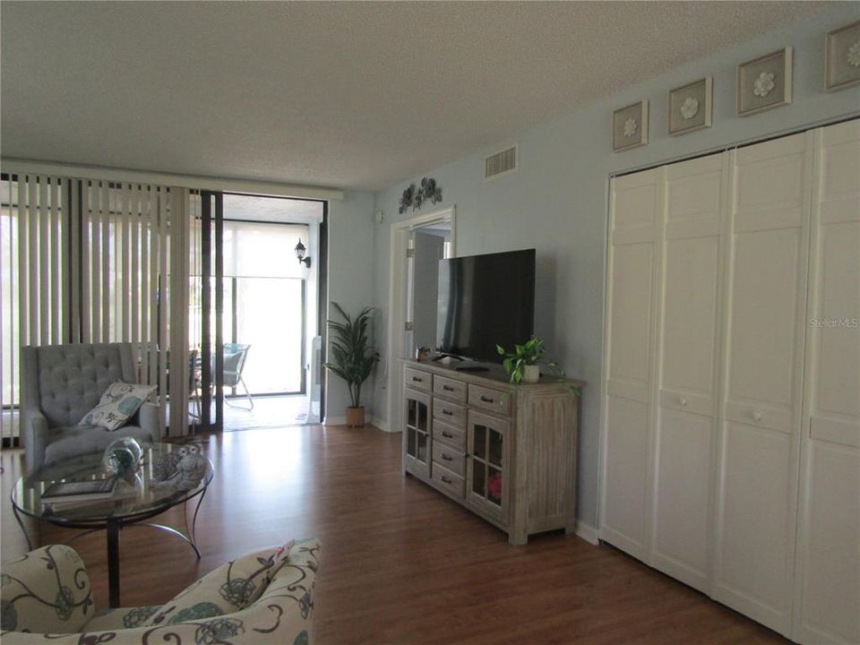 For Rent: $3,800 (2 beds, 2 baths, 1024 Square Feet)