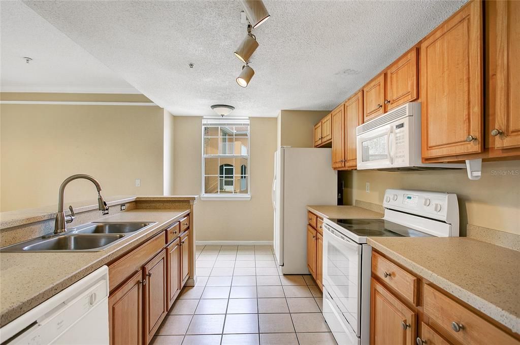 For Rent: $2,045 (2 beds, 2 baths, 1219 Square Feet)