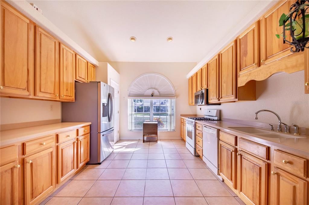 For Sale: $399,900 (3 beds, 2 baths, 2131 Square Feet)