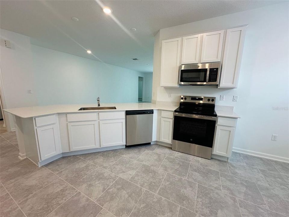 For Rent: $1,899 (3 beds, 2 baths, 1700 Square Feet)