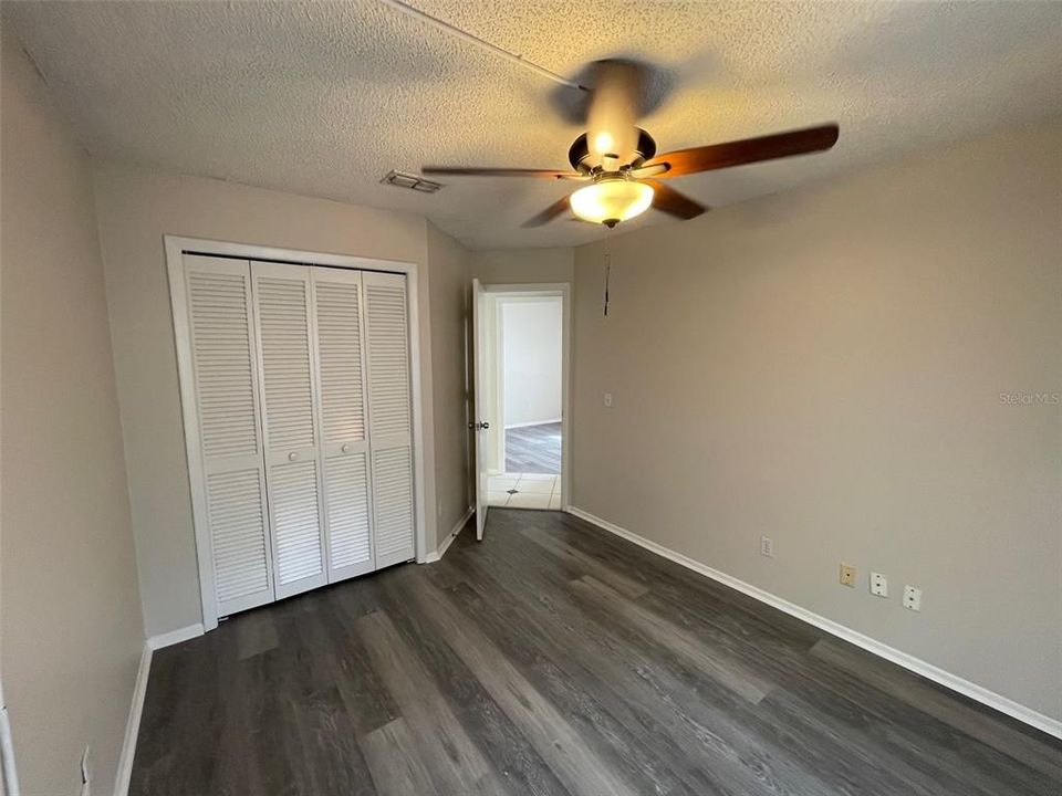 For Rent: $2,450 (4 beds, 2 baths, 1931 Square Feet)