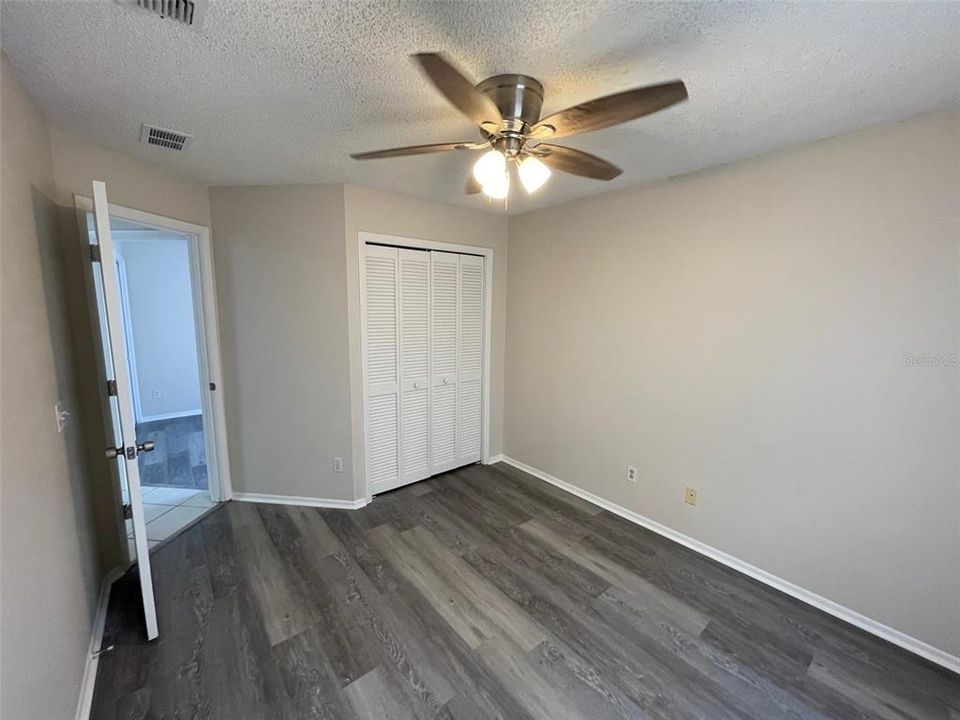 For Rent: $2,450 (4 beds, 2 baths, 1931 Square Feet)