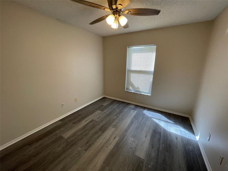 For Rent: $2,450 (4 beds, 2 baths, 1931 Square Feet)