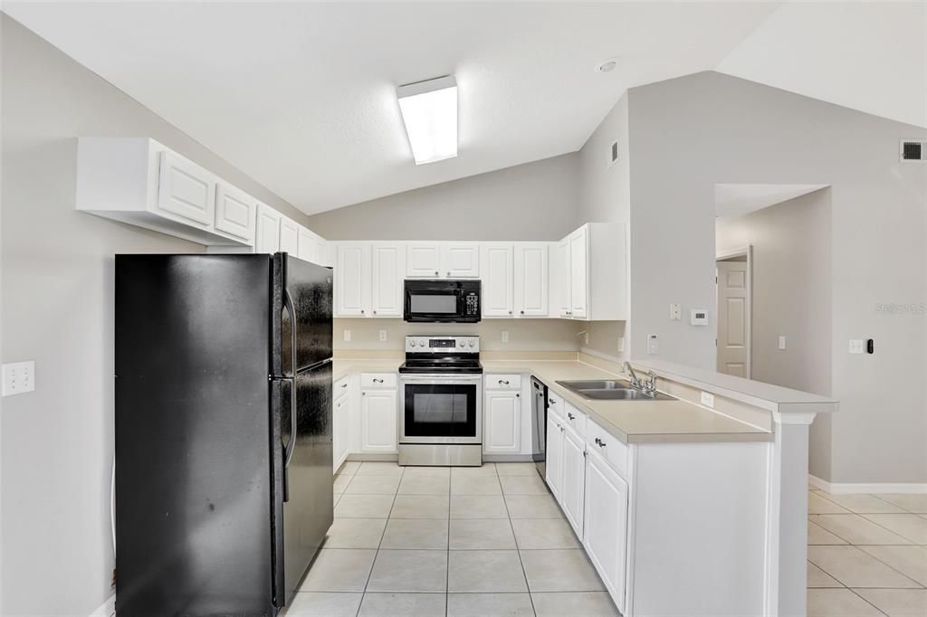 For Sale: $352,500 (3 beds, 2 baths, 1200 Square Feet)