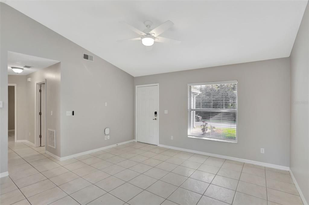 For Sale: $352,500 (3 beds, 2 baths, 1200 Square Feet)