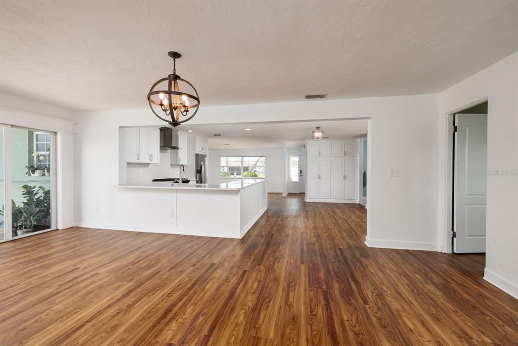 Dining Room/Kitchen