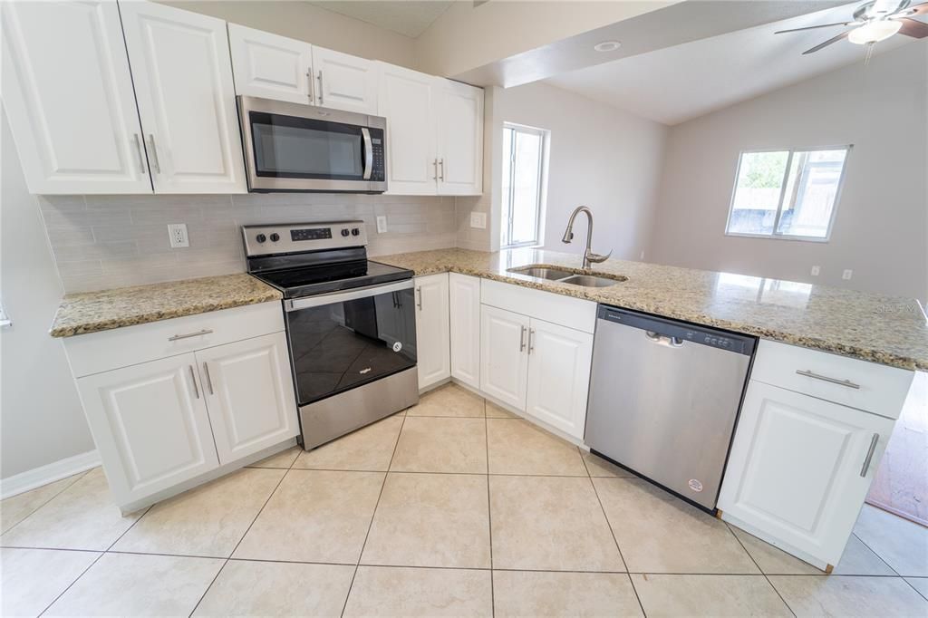 For Sale: $349,000 (3 beds, 2 baths, 1546 Square Feet)