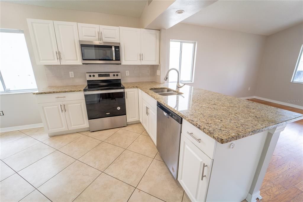 For Sale: $349,000 (3 beds, 2 baths, 1546 Square Feet)