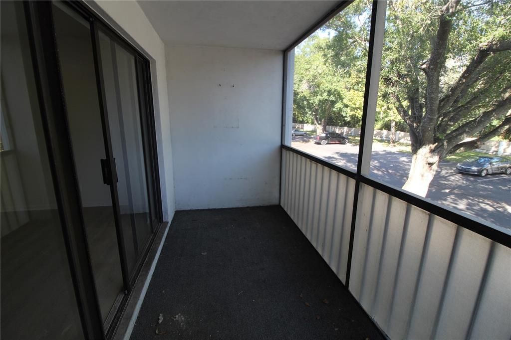 For Sale: $190,000 (1 beds, 1 baths, 764 Square Feet)