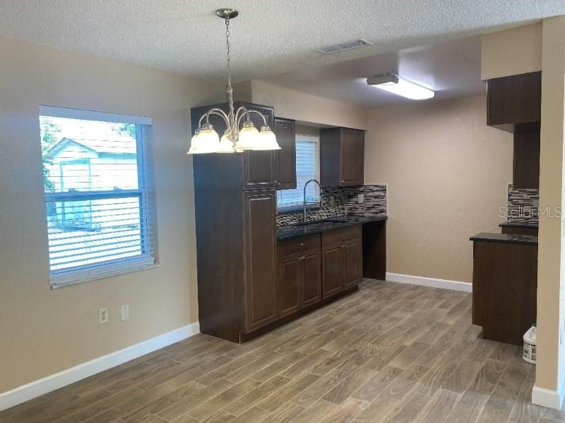 For Rent: $2,300 (3 beds, 2 baths, 1292 Square Feet)