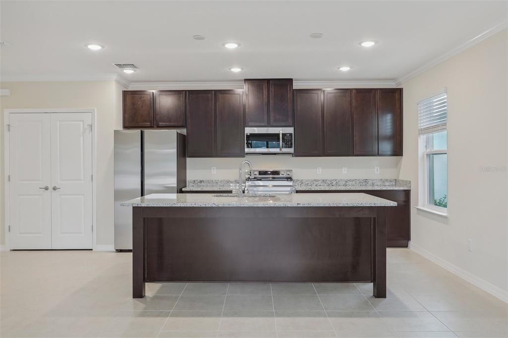 Kitchen Area Pic 1