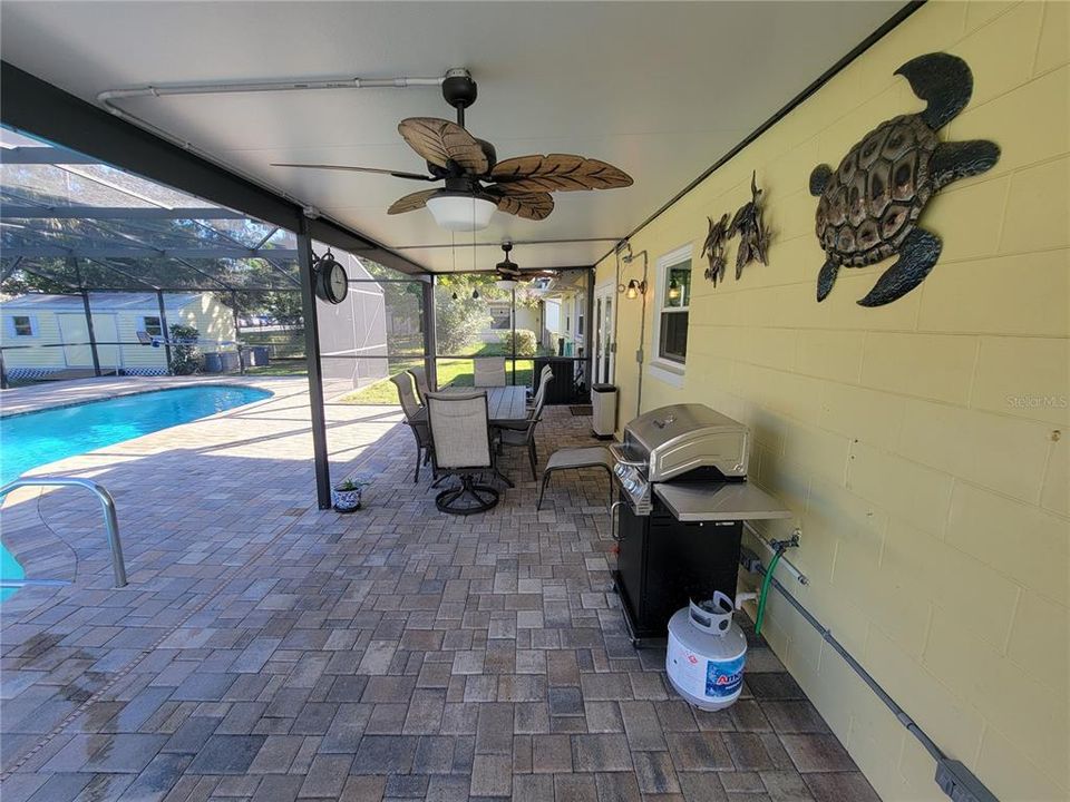 For Rent: $2,345 (3 beds, 2 baths, 1362 Square Feet)