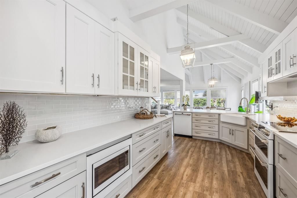 Kitchen with Cafe matte white appliances