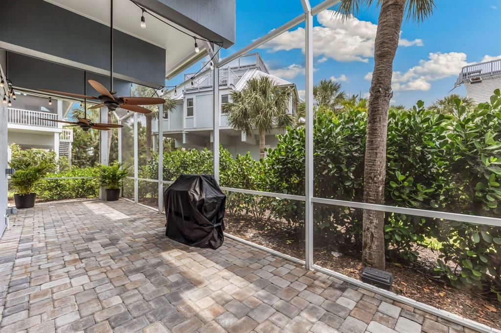 Ground floor screened-in porch