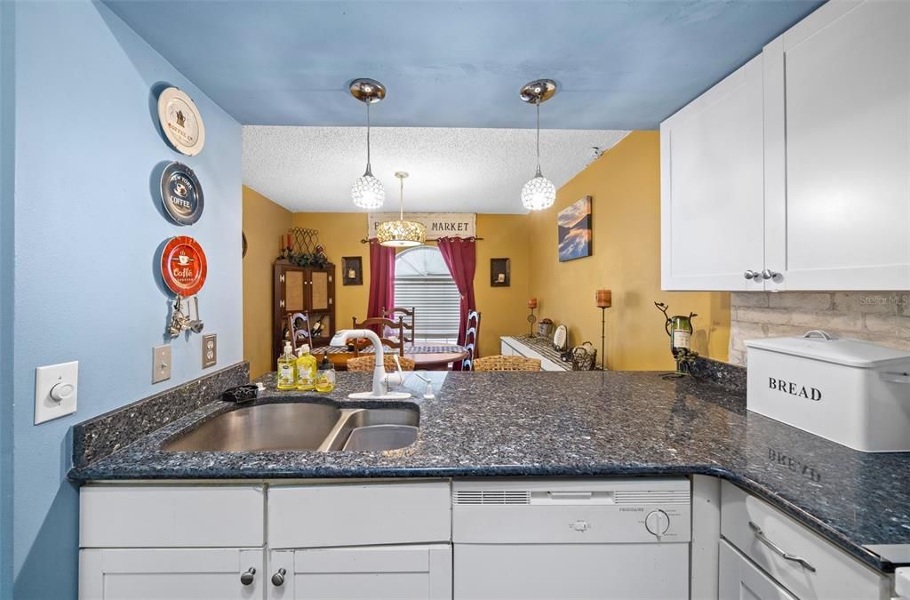 For Sale: $249,900 (3 beds, 2 baths, 1487 Square Feet)