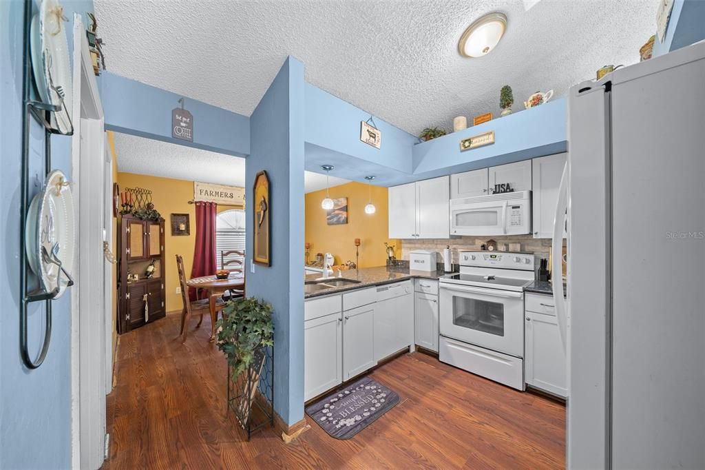 For Sale: $249,900 (3 beds, 2 baths, 1487 Square Feet)