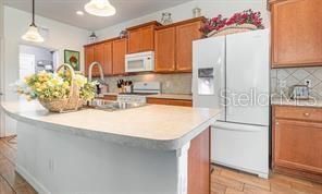 For Sale: $340,000 (2 beds, 2 baths, 1358 Square Feet)