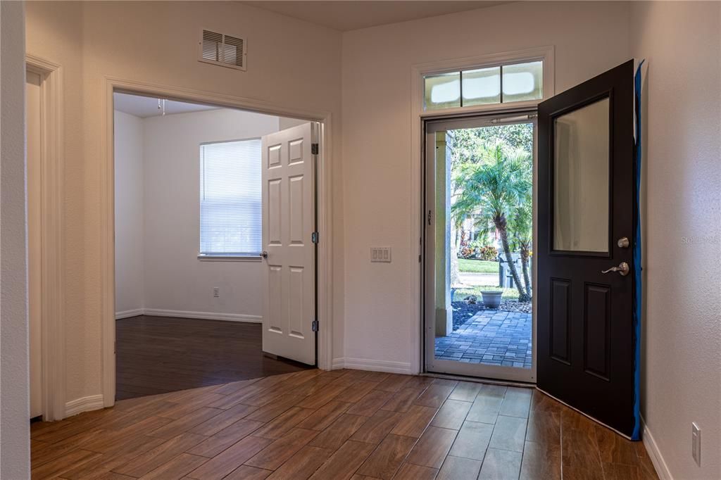 For Sale: $340,000 (2 beds, 2 baths, 1358 Square Feet)