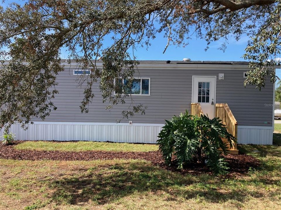 For Sale: $215,000 (3 beds, 2 baths, 953 Square Feet)