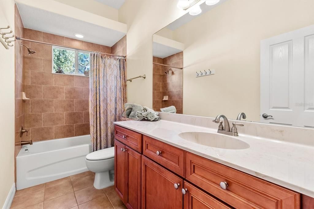 Bathroom 3 with tub/shower combination