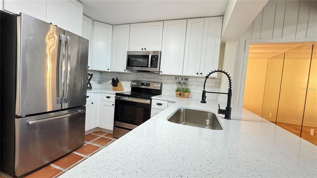 For Rent: $3,950 (3 beds, 2 baths, 2137 Square Feet)