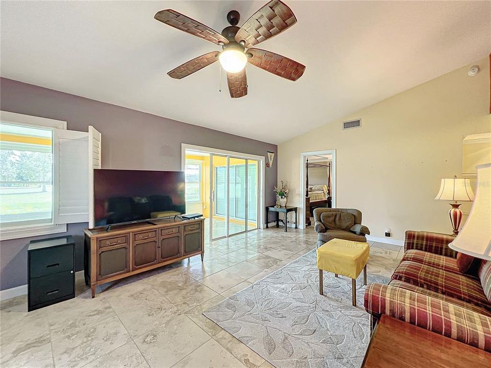 For Sale: $310,000 (2 beds, 2 baths, 1746 Square Feet)