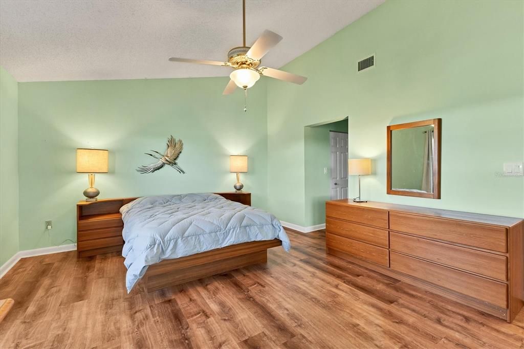 Master Suite W/ convenient ensuite bath & 2-walk-in closets