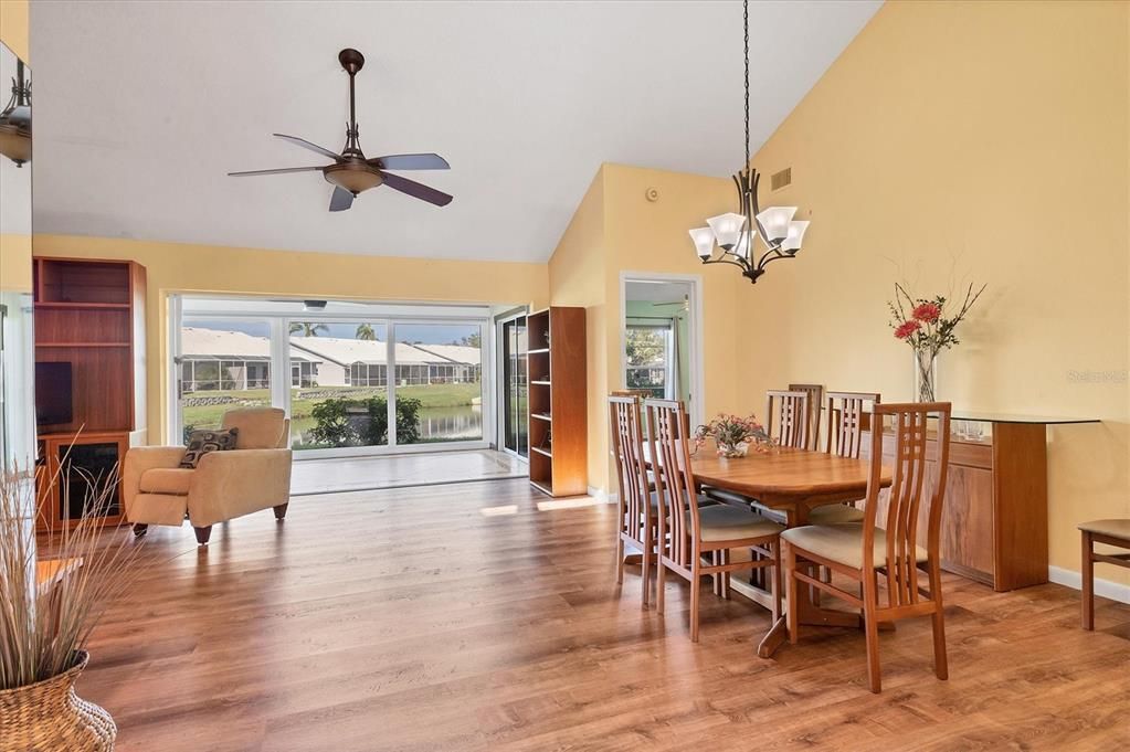 Dining/Living Lanai. Vaulted ceilings