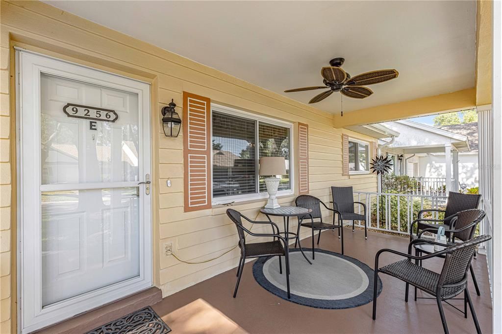 Large Front Porch w/New Glass Storm Door