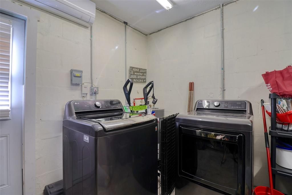 Washer/dryer in garage