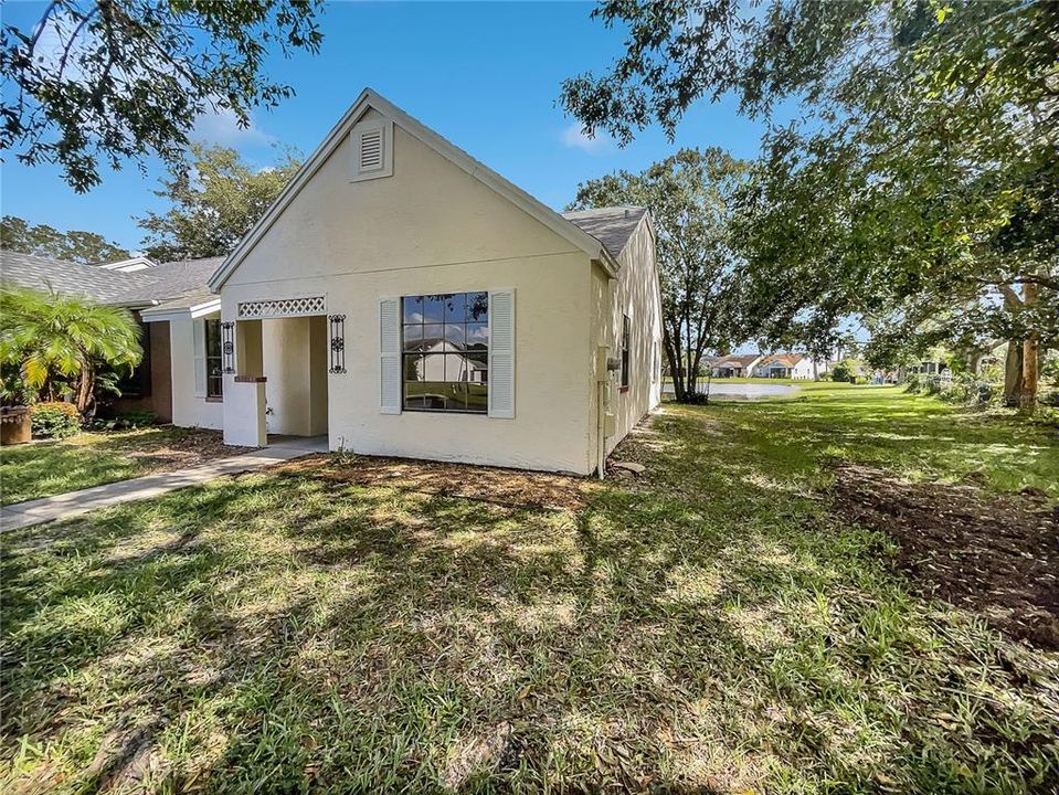 For Sale: $281,000 (2 beds, 2 baths, 1156 Square Feet)