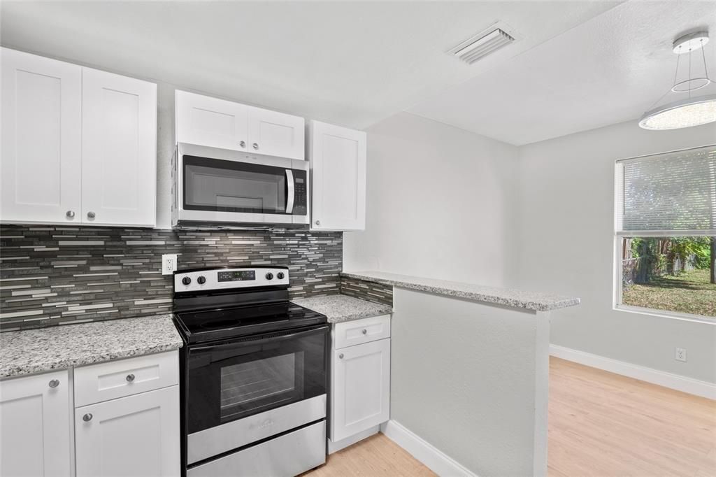 For Sale: $345,000 (3 beds, 2 baths, 1175 Square Feet)