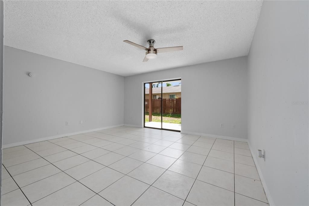 For Sale: $197,000 (2 beds, 2 baths, 1065 Square Feet)