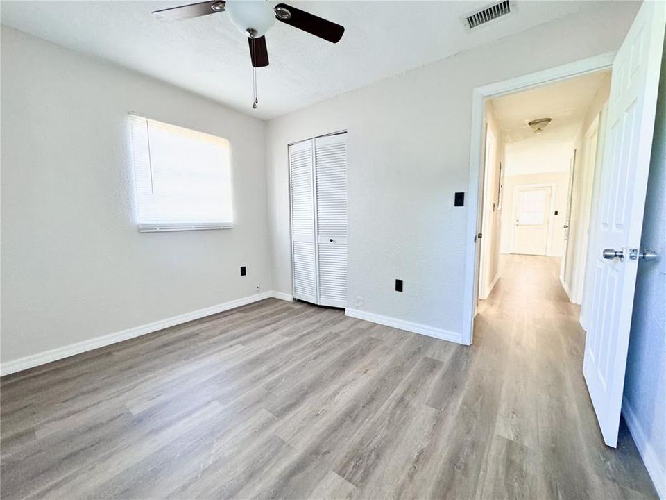 For Sale: $265,000 (3 beds, 1 baths, 900 Square Feet)