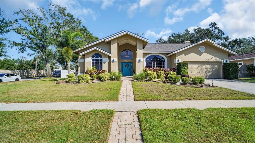 For Sale: $789,000 (3 beds, 2 baths, 2337 Square Feet)