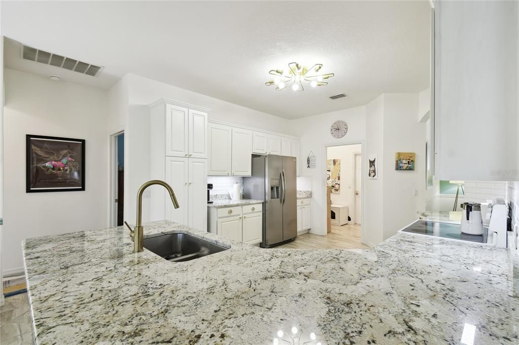 For Sale: $384,900 (2 beds, 2 baths, 2031 Square Feet)