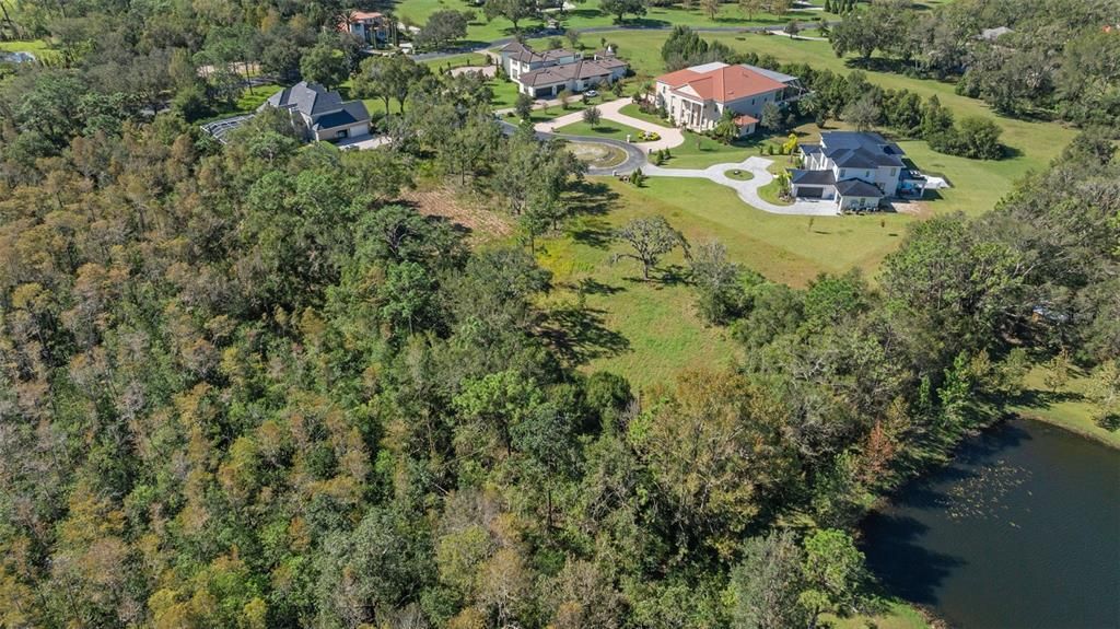 待售: $625,000 (2.52 acres)