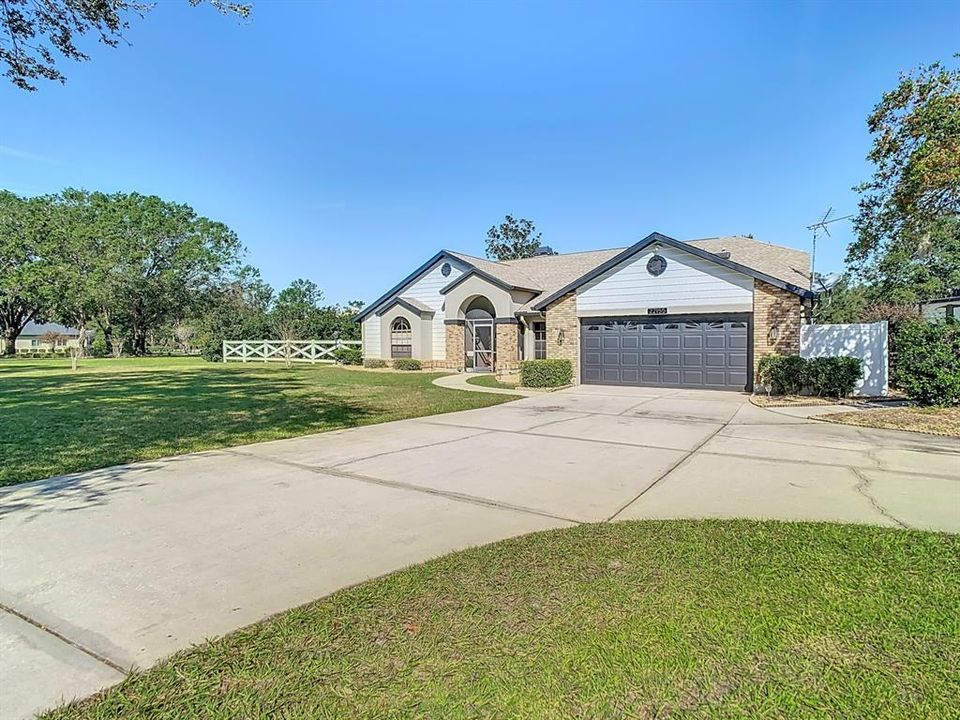 For Sale: $595,000 (3 beds, 2 baths, 2263 Square Feet)